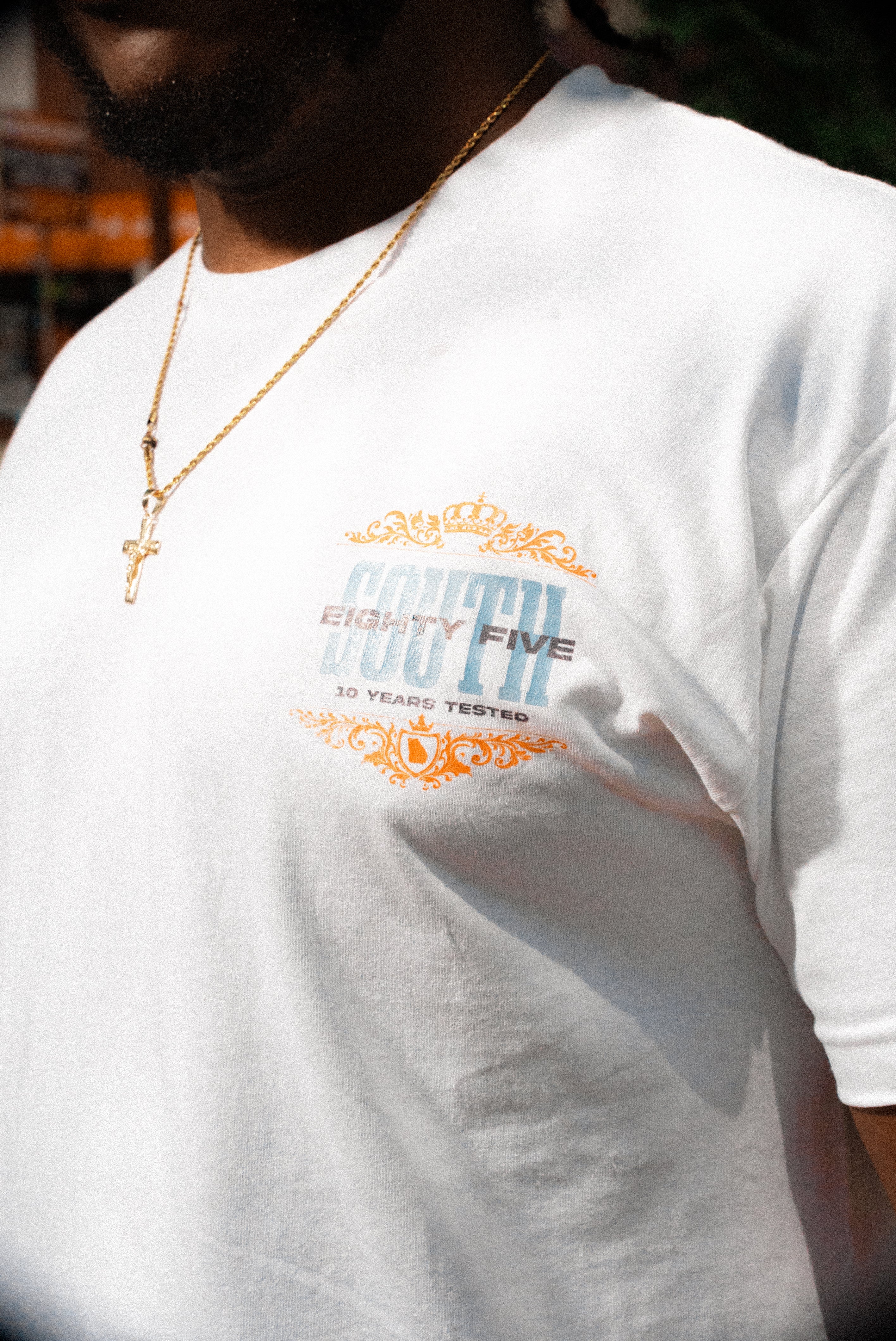  エミレーツロゴ ホワイトシャツ 3XL Anniversary X Tee (White) – Eighty Five Apparel Company